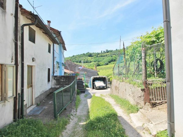 appartamento in vendita a Montebello Vicentino in zona Selva