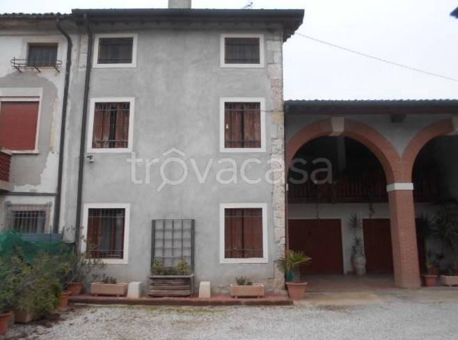 casa indipendente in vendita a Montebello Vicentino