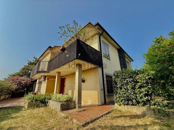 casa indipendente in vendita a Montebello Vicentino