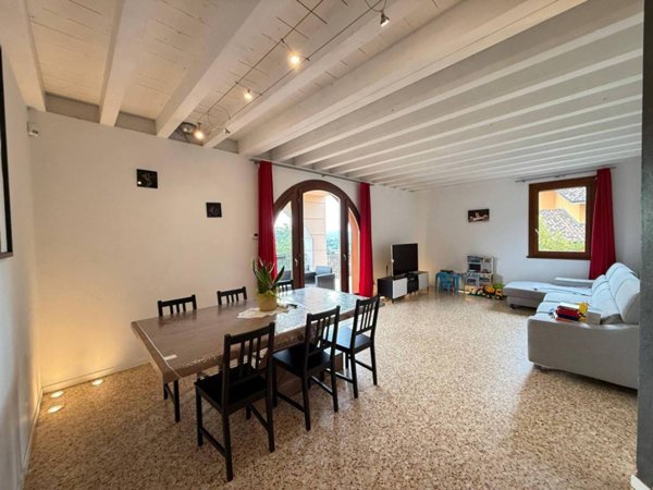 casa indipendente in vendita a Montebello Vicentino