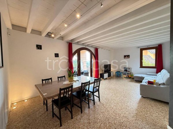 casa indipendente in vendita a Montebello Vicentino
