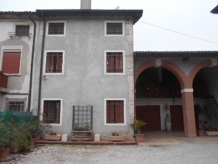 casa indipendente in vendita a Montebello Vicentino