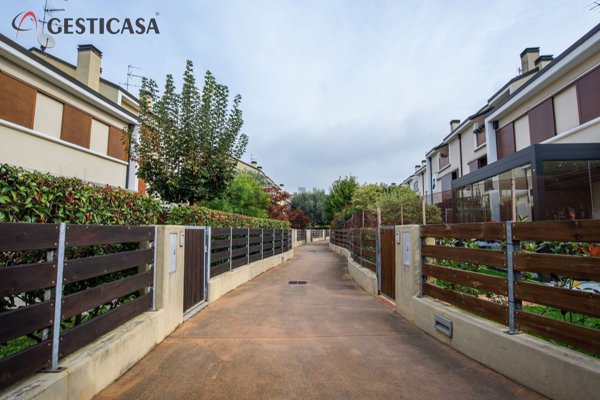 casa indipendente in vendita a Montebello Vicentino