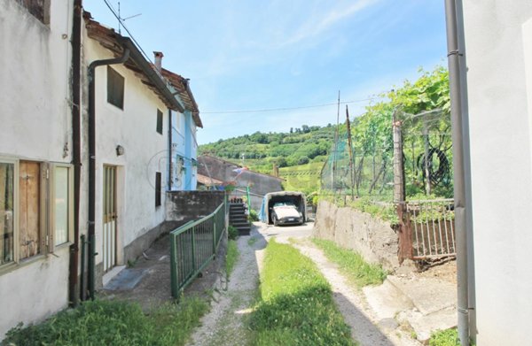casa indipendente in vendita a Montebello Vicentino in zona Selva