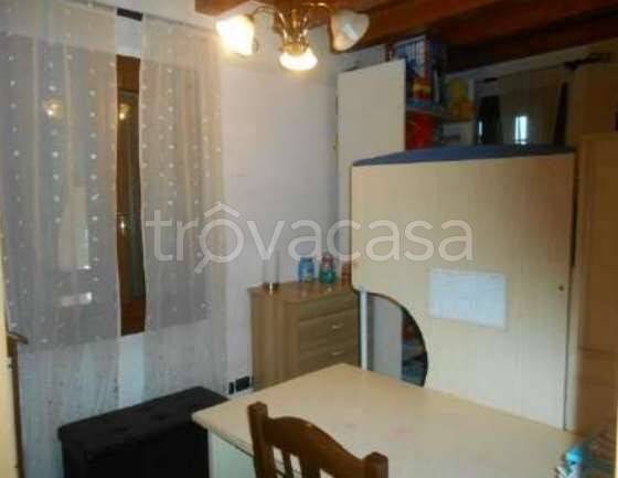 casa indipendente in vendita a Montebello Vicentino