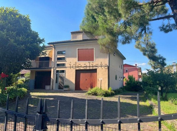 casa indipendente in vendita a Montebello Vicentino