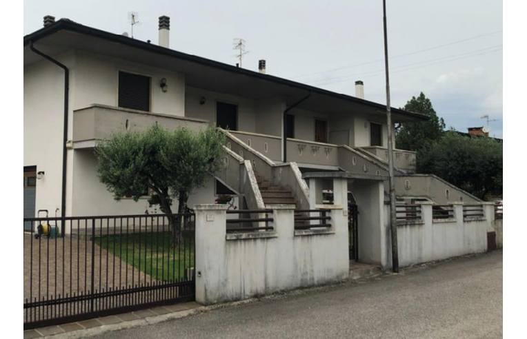 casa indipendente in vendita a Montebello Vicentino