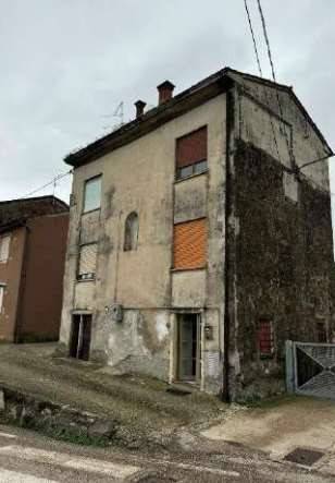 casa indipendente in vendita a Montebello Vicentino in zona Selva
