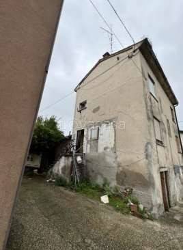 casa indipendente in vendita a Montebello Vicentino