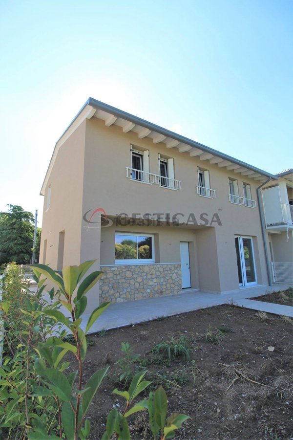 casa indipendente in vendita a Montebello Vicentino