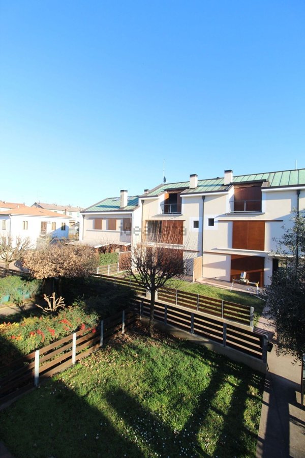 casa indipendente in vendita a Montebello Vicentino