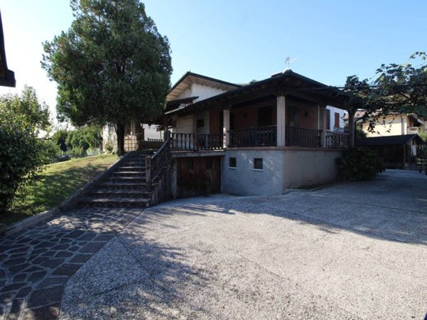 casa indipendente in vendita a Montebello Vicentino