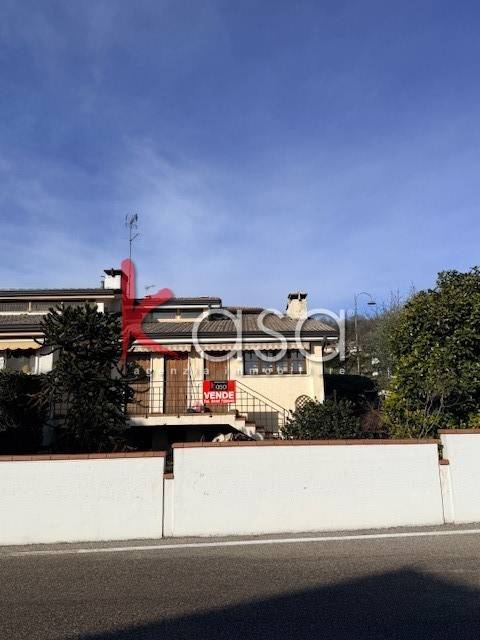 casa indipendente in vendita a Montebello Vicentino