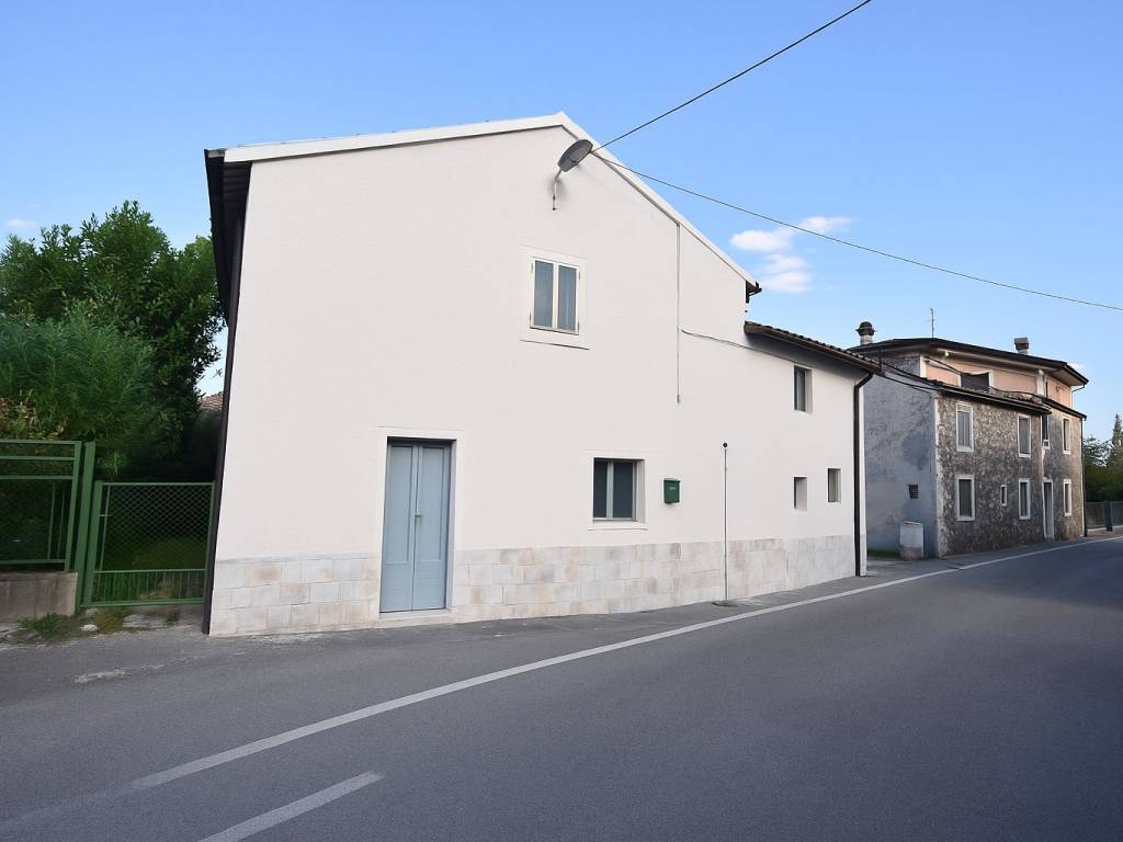 pentavano in vendita a Montebello Vicentino