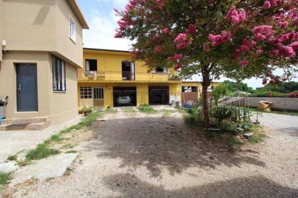 casa indipendente in vendita a Montebello Vicentino