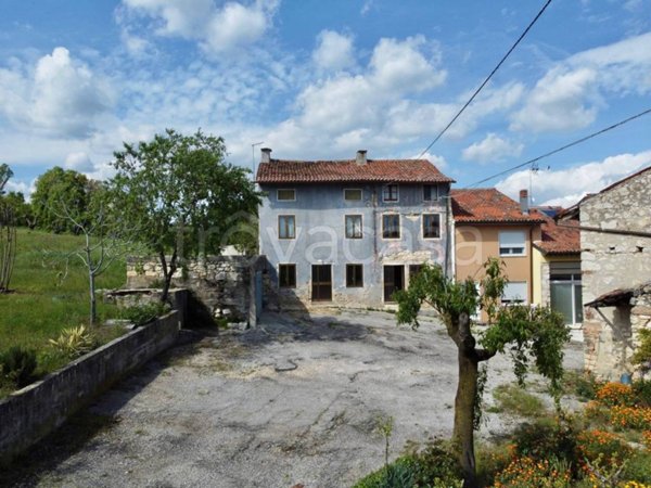casa indipendente in vendita a Montecchio Maggiore in zona Bernuffi