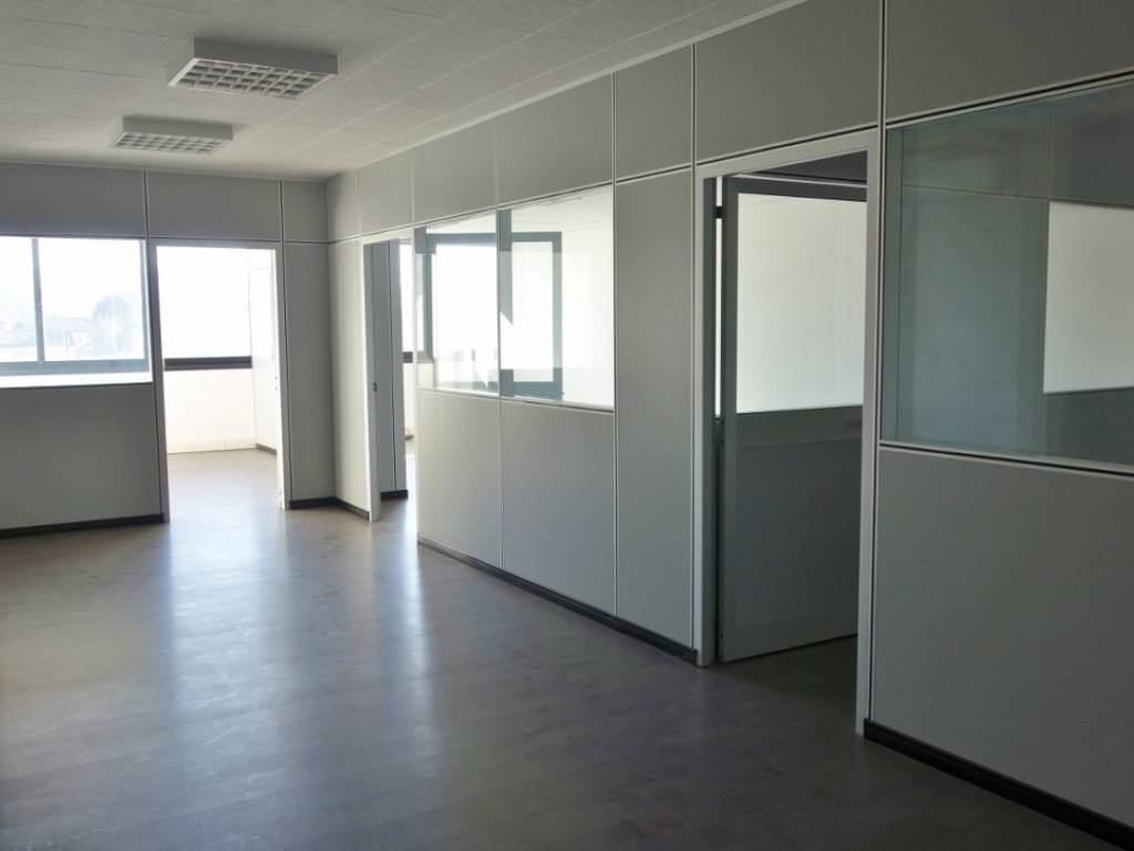 ufficio in vendita a Montecchio Maggiore in zona Alte Ceccato