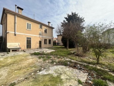 casa indipendente in vendita a Montecchio Maggiore