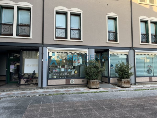 negozio in vendita a Montecchio Maggiore