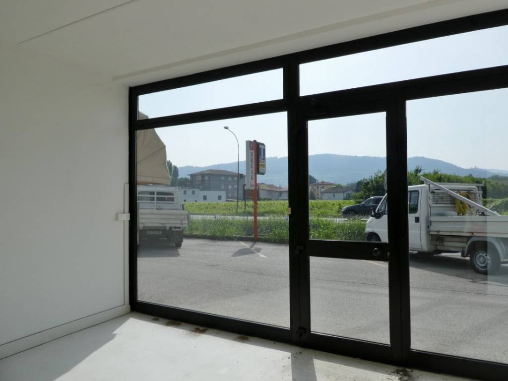 negozio in vendita a Montecchio Maggiore