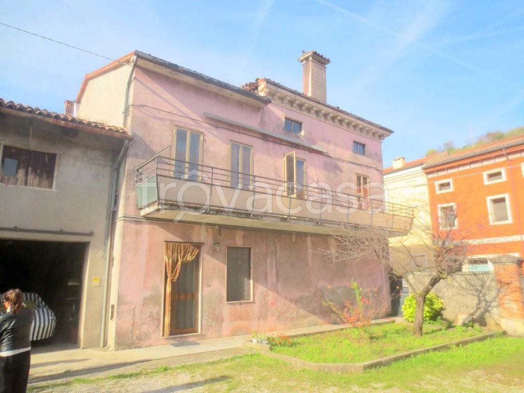 casa indipendente in vendita a Montecchio Maggiore