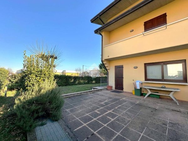 casa indipendente in vendita a Montecchio Maggiore in zona Alte Ceccato