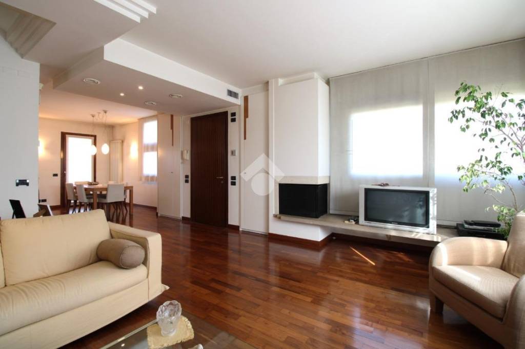 casa indipendente in vendita a Montecchio Maggiore