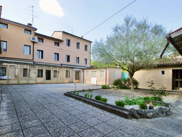 casa indipendente in vendita a Montecchio Maggiore in zona Alte Ceccato