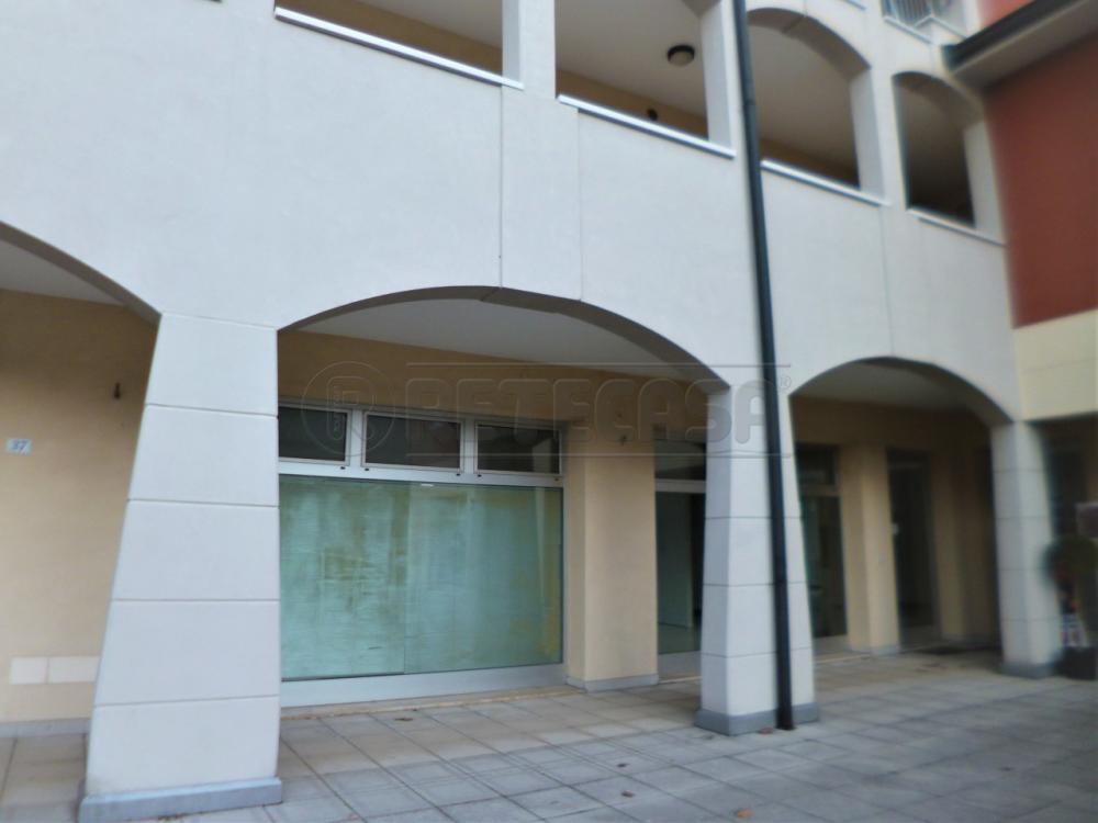 locale commerciale in vendita a Montecchio Maggiore