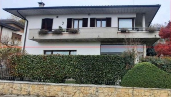 appartamento in vendita a Montecchio Maggiore in zona Sant'Urbano