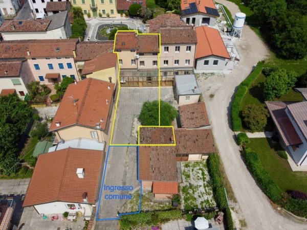 casa indipendente in vendita a Montecchio Maggiore in zona Alte Ceccato