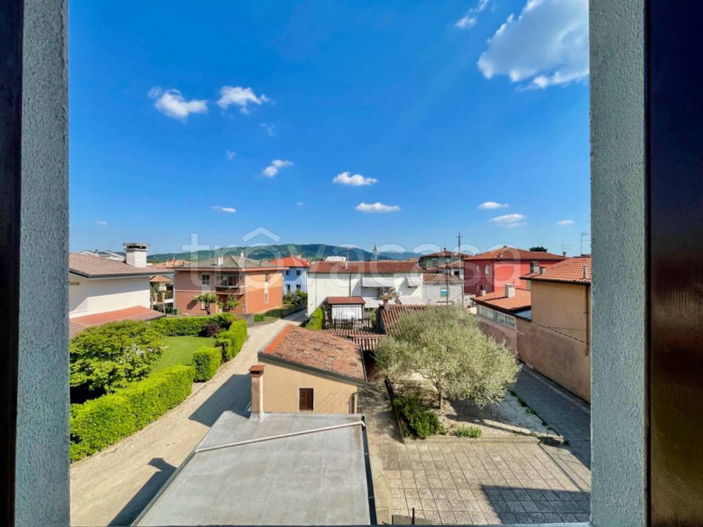 casa indipendente in vendita a Montecchio Maggiore