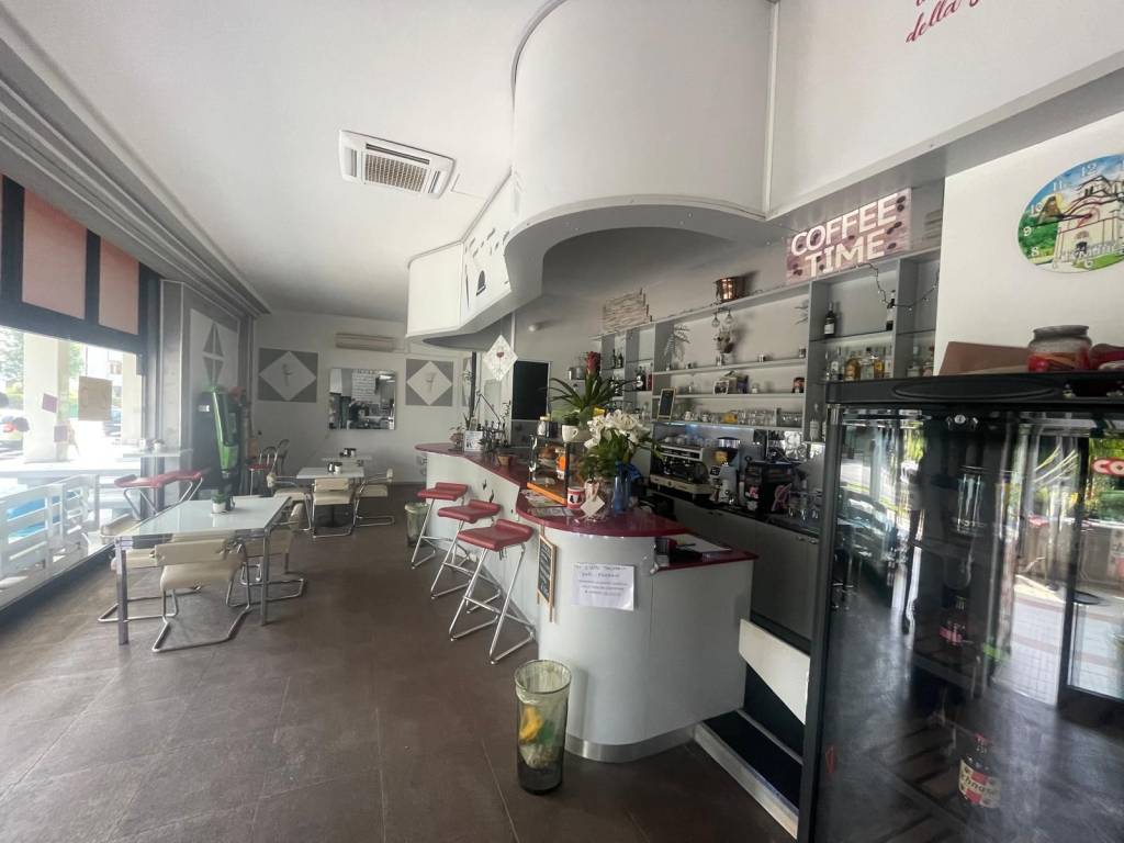 negozio in vendita a Montecchio Maggiore in zona Alte Ceccato