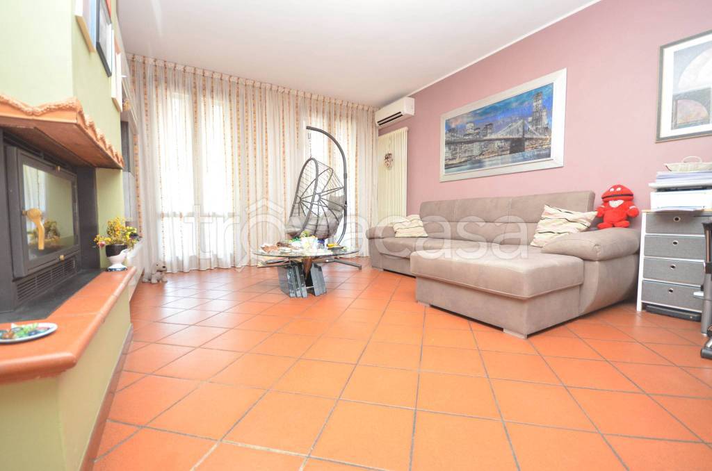 casa indipendente in vendita a Montecchio Maggiore