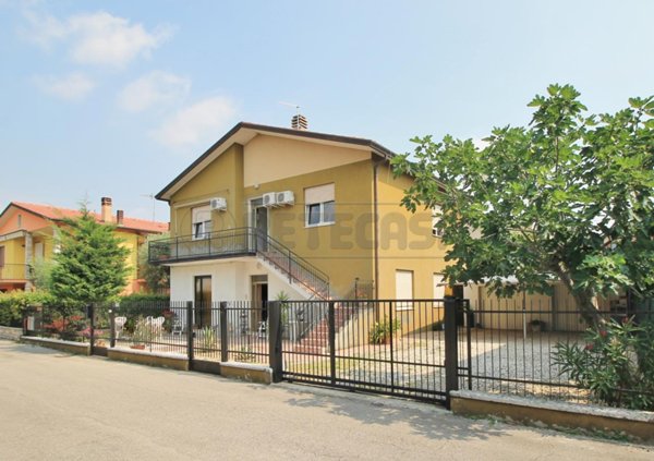 casa indipendente in vendita a Montecchio Maggiore