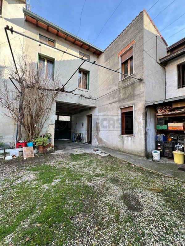casa indipendente in vendita a Montecchio Maggiore