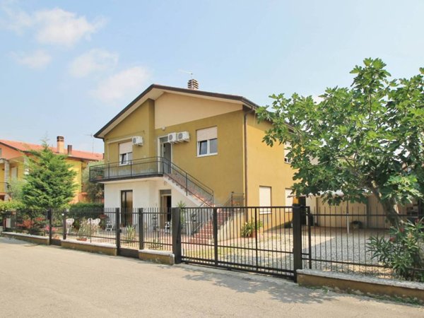 casa indipendente in vendita a Montecchio Maggiore in zona Alte Ceccato