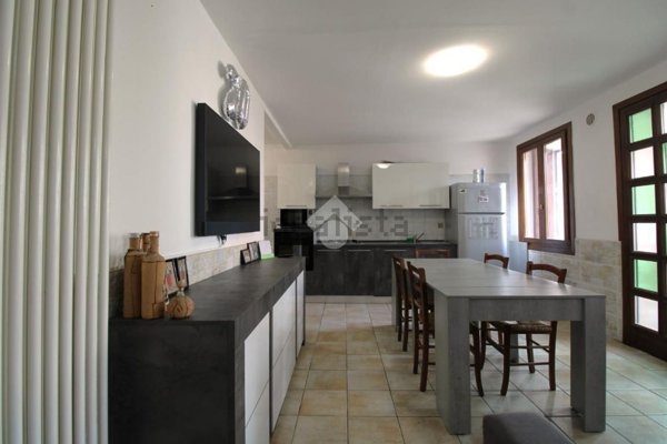appartamento in vendita a Montecchio Maggiore in zona Alte Ceccato