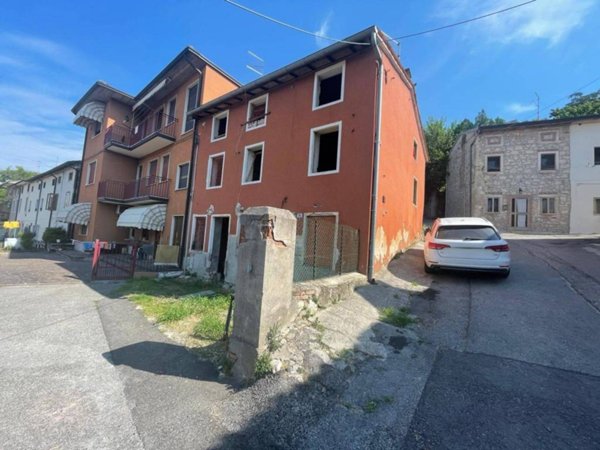 casa indipendente in vendita a Montecchio Maggiore in zona Alte Ceccato