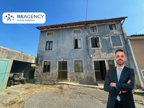 casa indipendente in vendita a Montecchio Maggiore in zona Bernuffi