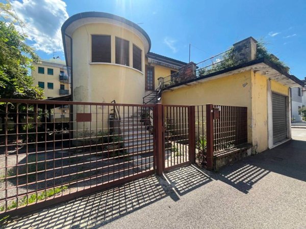 intera palazzina in vendita a Montecchio Maggiore in zona Alte Ceccato