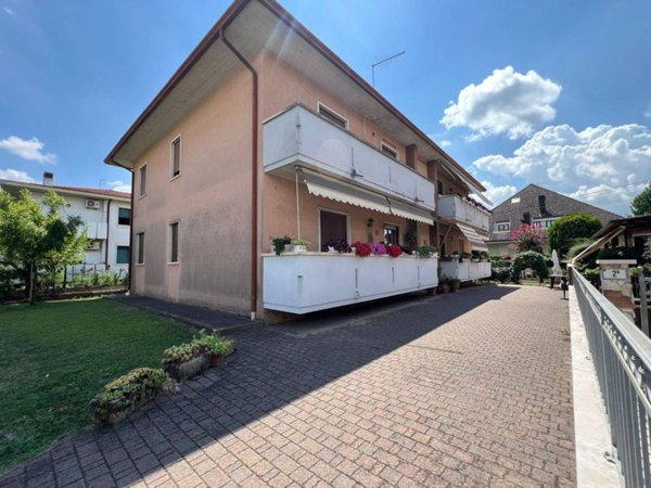 appartamento in vendita a Montecchio Maggiore in zona Alte Ceccato