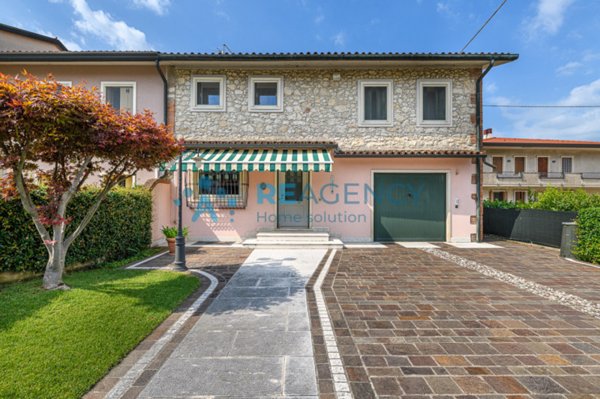 casa indipendente in vendita a Montecchio Maggiore in zona Alte Ceccato
