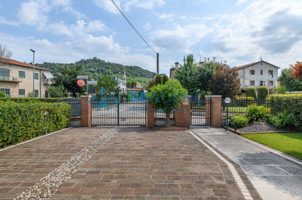 casa indipendente in vendita a Montecchio Maggiore