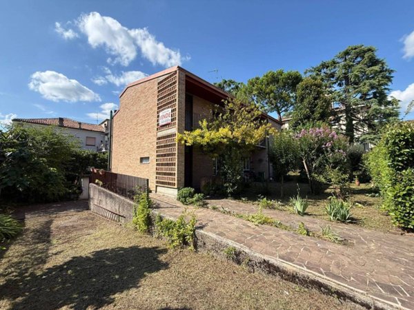 casa indipendente in vendita a Montecchio Maggiore in zona Alte Ceccato