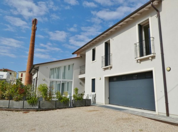 casa indipendente in vendita a Montecchio Maggiore