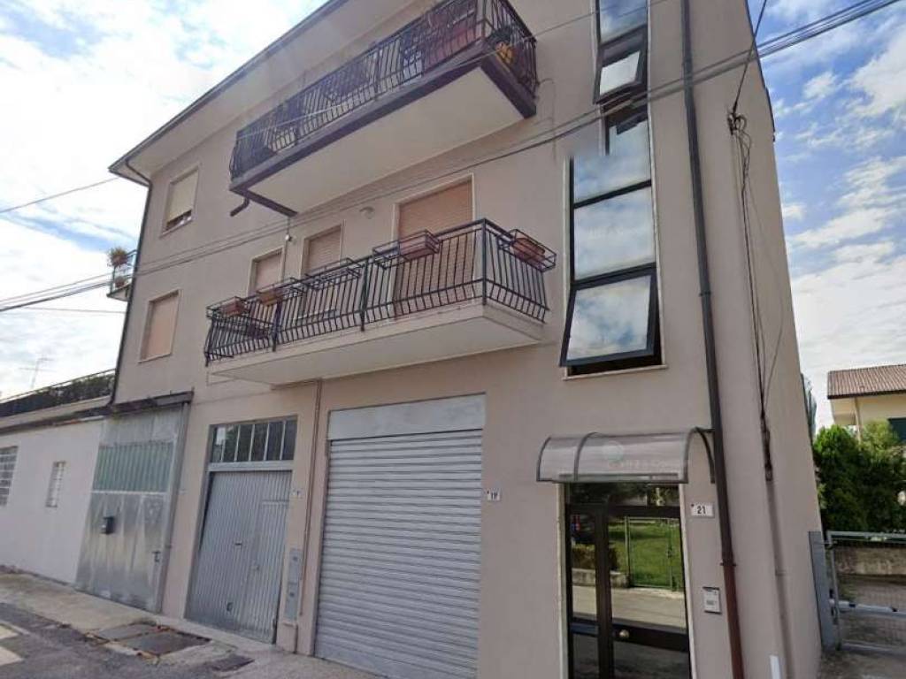 appartamento in vendita a Montecchio Maggiore in zona Alte Ceccato