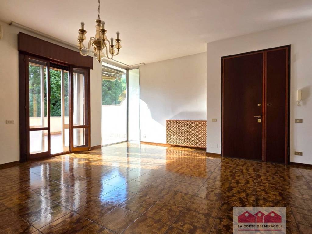 appartamento in vendita a Montecchio Maggiore in zona Alte Ceccato