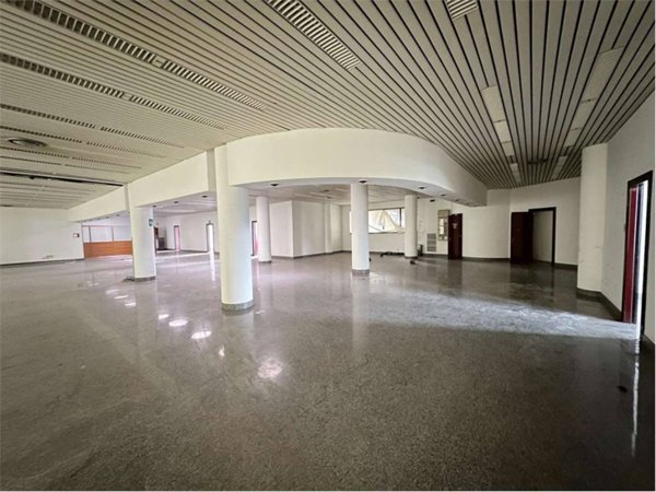 negozio in vendita a Montecchio Maggiore in zona Alte Ceccato