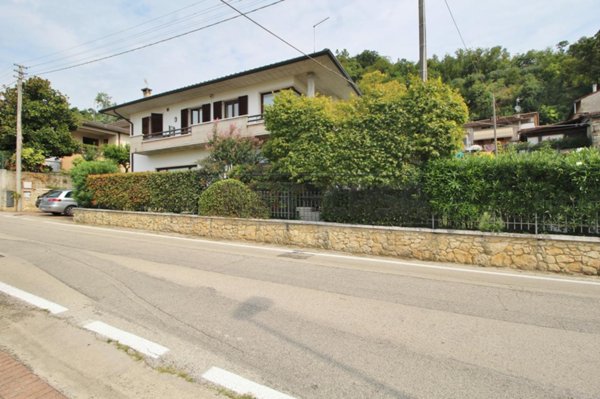 casa indipendente in vendita a Montecchio Maggiore in zona Sant'Urbano